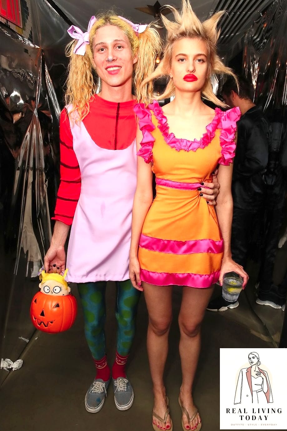 28 Iconic Halloween Costumes That Are Seriously Stylish Right Now 7 The '90s Supermodel Off-Duty