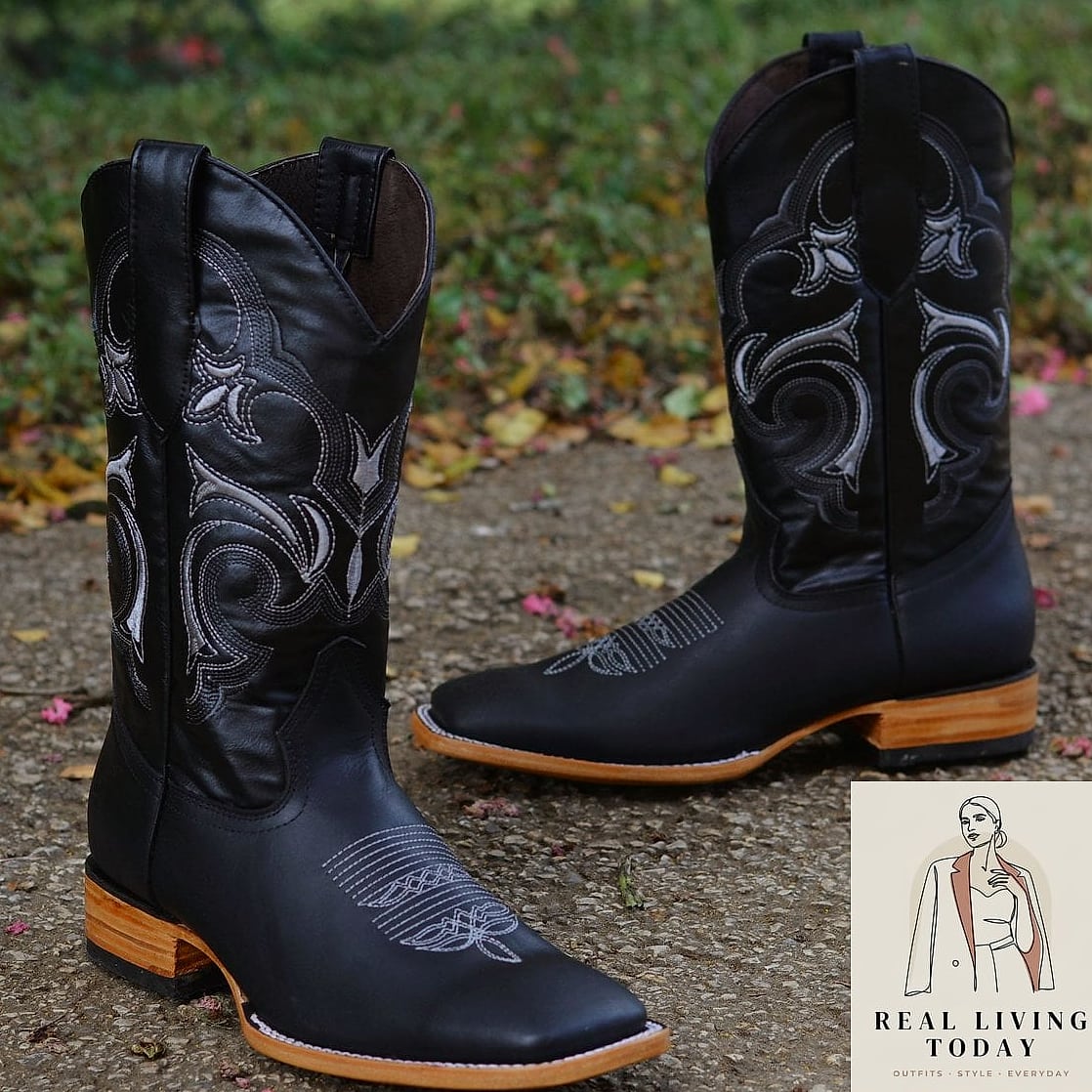 26 Cowboy Boots Outfit Worth Pinning Immediately 12 The All-Black Everything Look