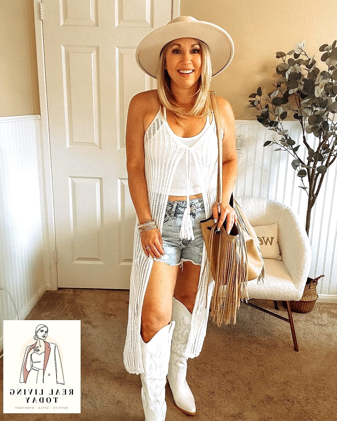 25 Country Concert Outfit Ideas That Are Stylish, Fun and Totally Western 13 The All-White Western Look