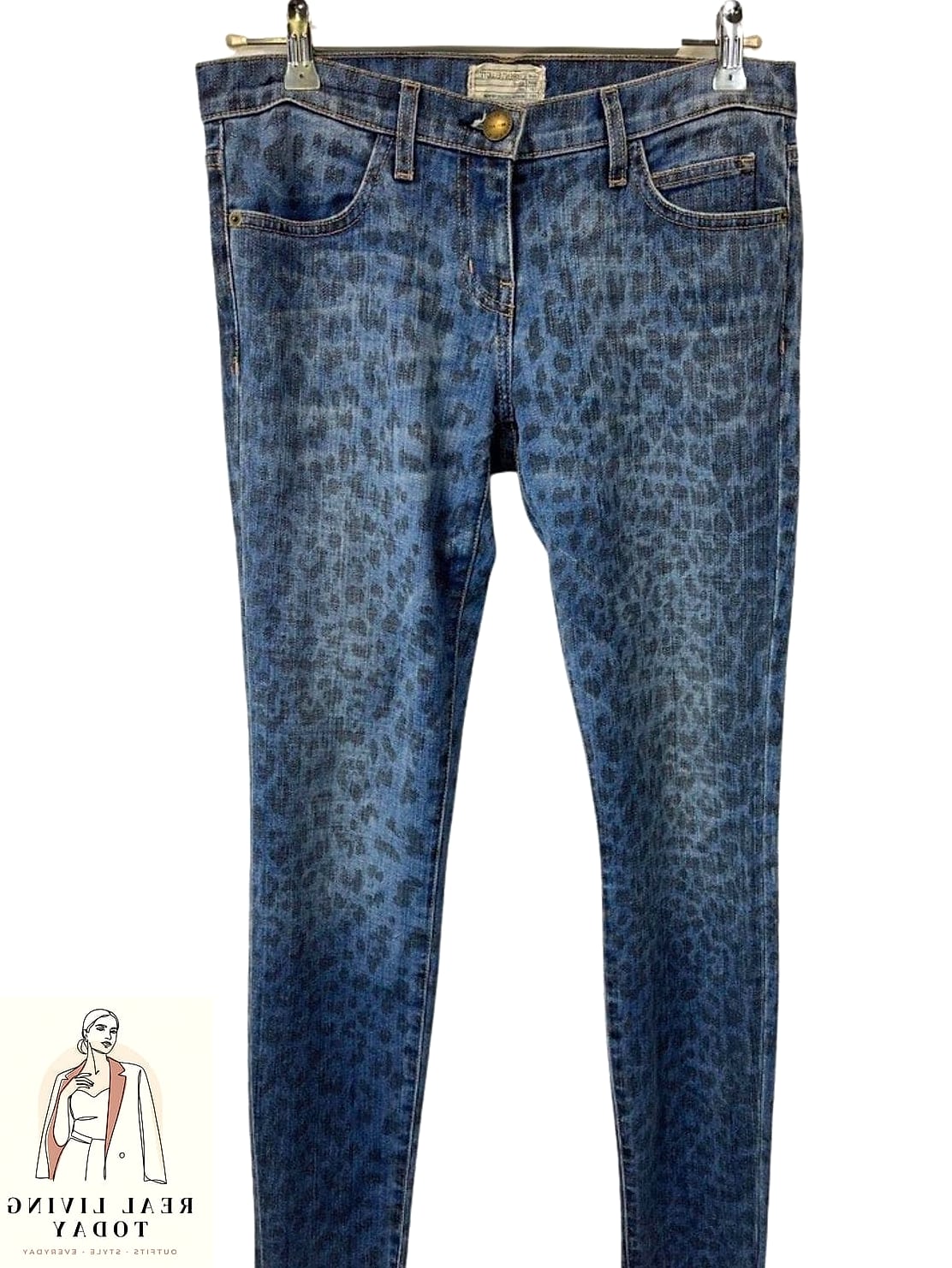 30 Dark Blue Jeans Outfit That Actually Look Amazing 28 Animal Print Top for a Bold Moment