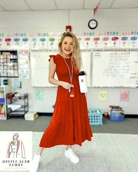 30 Teacher Outfit Ideas That Actually Look Amazing 16 Athletic Dress for PE and Movement Days