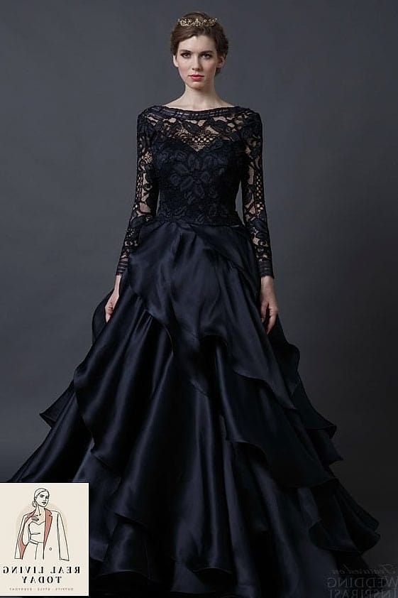 30 Dresses For A Fall Wedding As A Guest That Are Going Viral on Pinterest 11 Black Lace Midi Dress