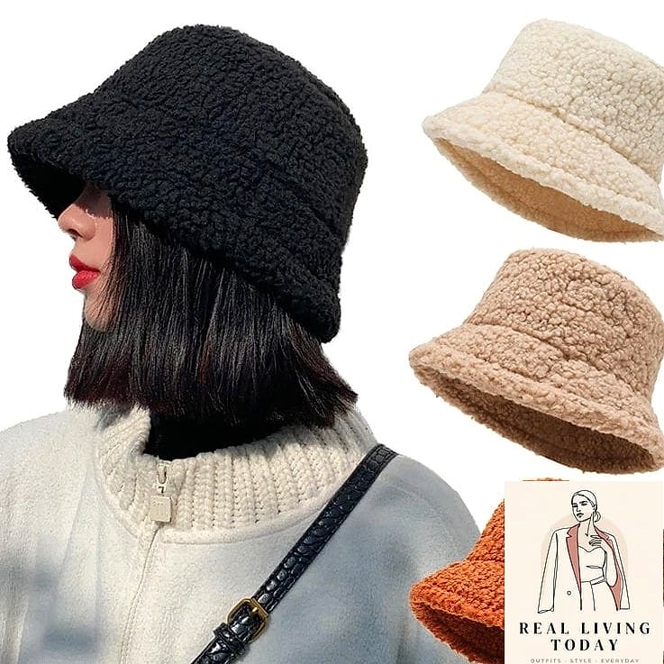 23 Womens Autumn Outfit That Are Going Viral on Pinterest 14 Bucket Hat and Oversized Hoodie Combo