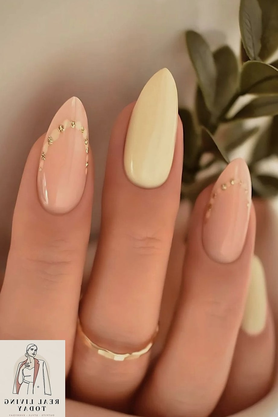 20 Butter Yellow Nails Worth Bookmarking Right Now 17 Butter Yellow Nails with Gold Hardware