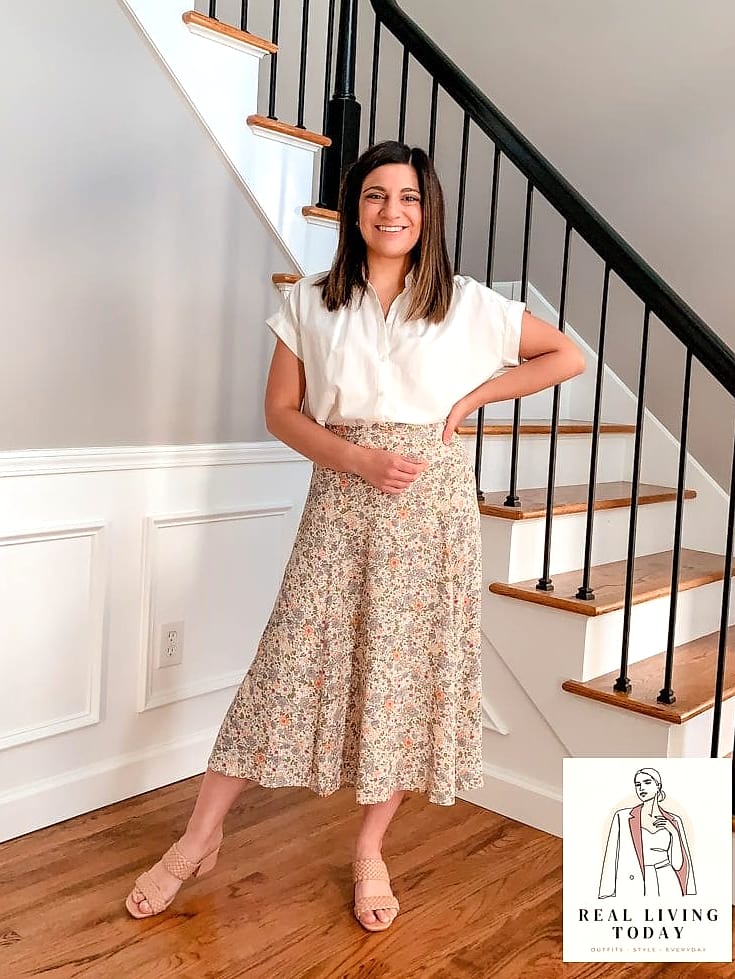 23 Floral Skirt Outfits You'll Want to Wear on Repeat 11 The Button-Down Shirt Tuck