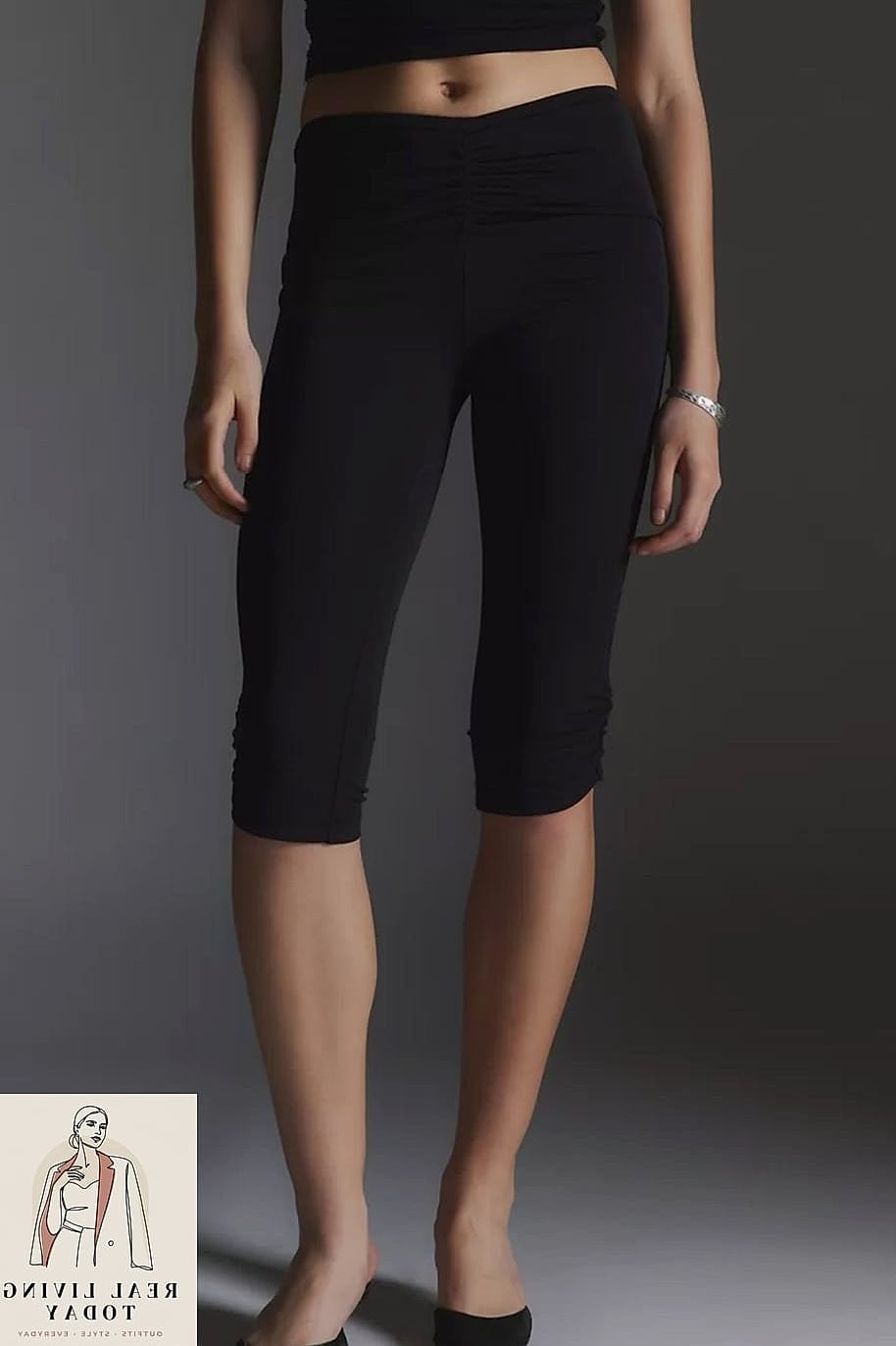 26 Capri Pants Outfits That Actually Look Amazing 5 Capris and a Corset Top for Going Out