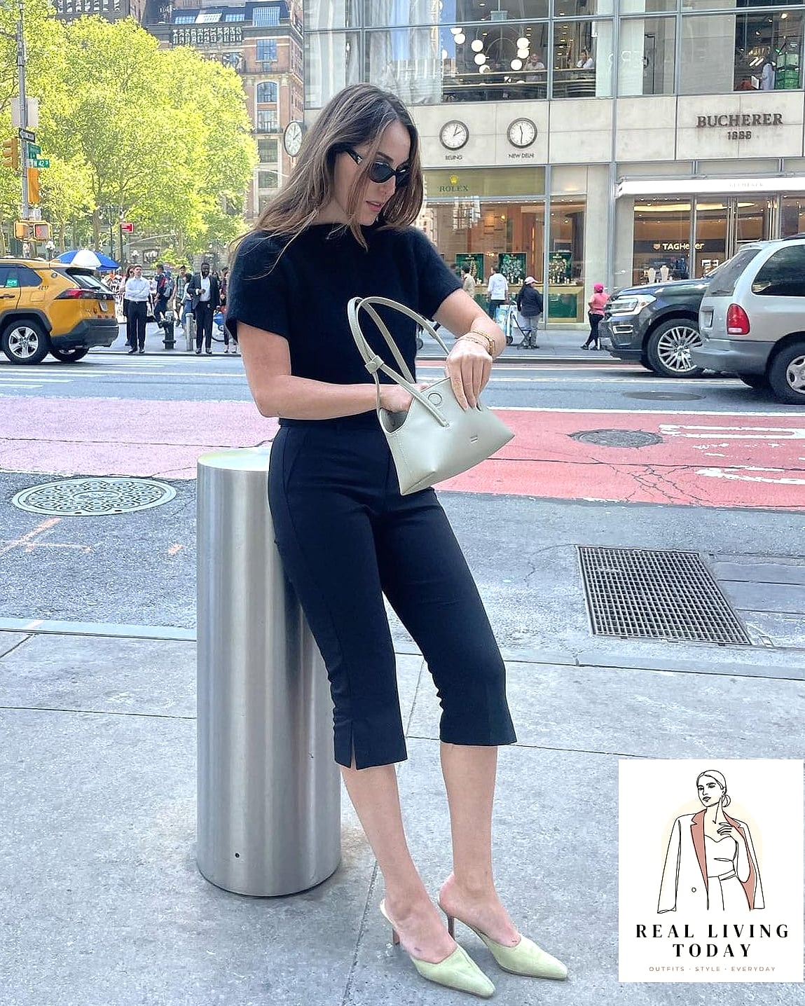 26 Capri Pants Outfits That Actually Look Amazing 12 Capris with a Fitted Turtleneck for Early Fall