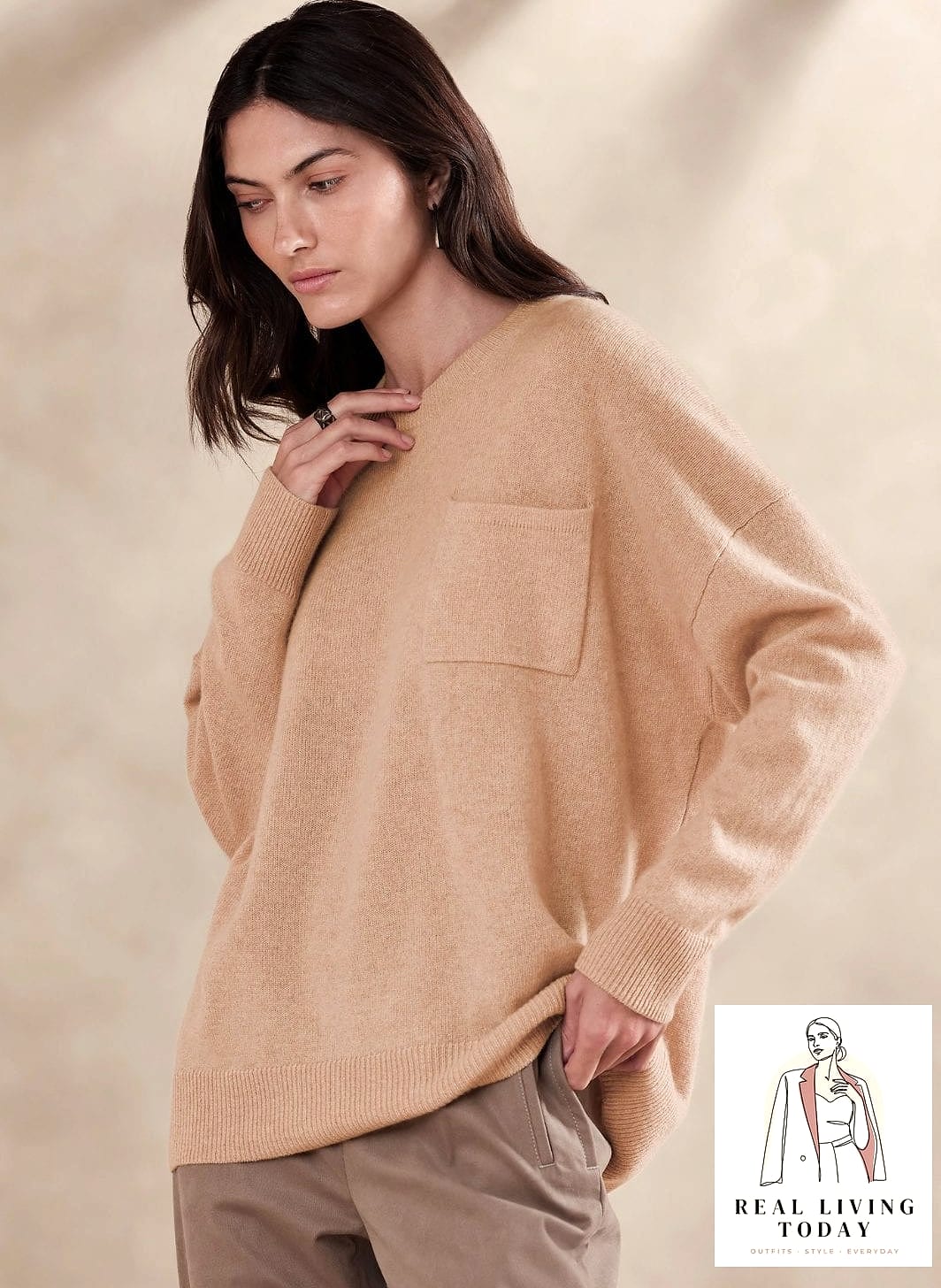 22 Cute Comfy Outfits That Actually Look Amazing 18 The Cashmere-Style Sweater and Trouser Combo