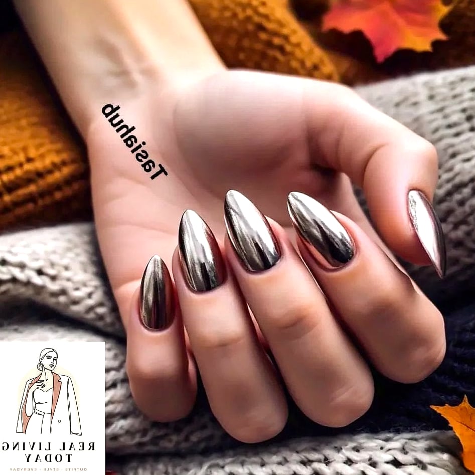 25 Fall Chrome Nail Ideas So Good They're Worth Every Penny at the Salon 12 Champagne Chrome for Everyday Elegance