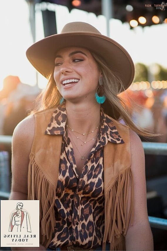 25 Country Concert Outfit Ideas That Are Stylish, Fun and Totally Western 21 The Cheetah Print Accent