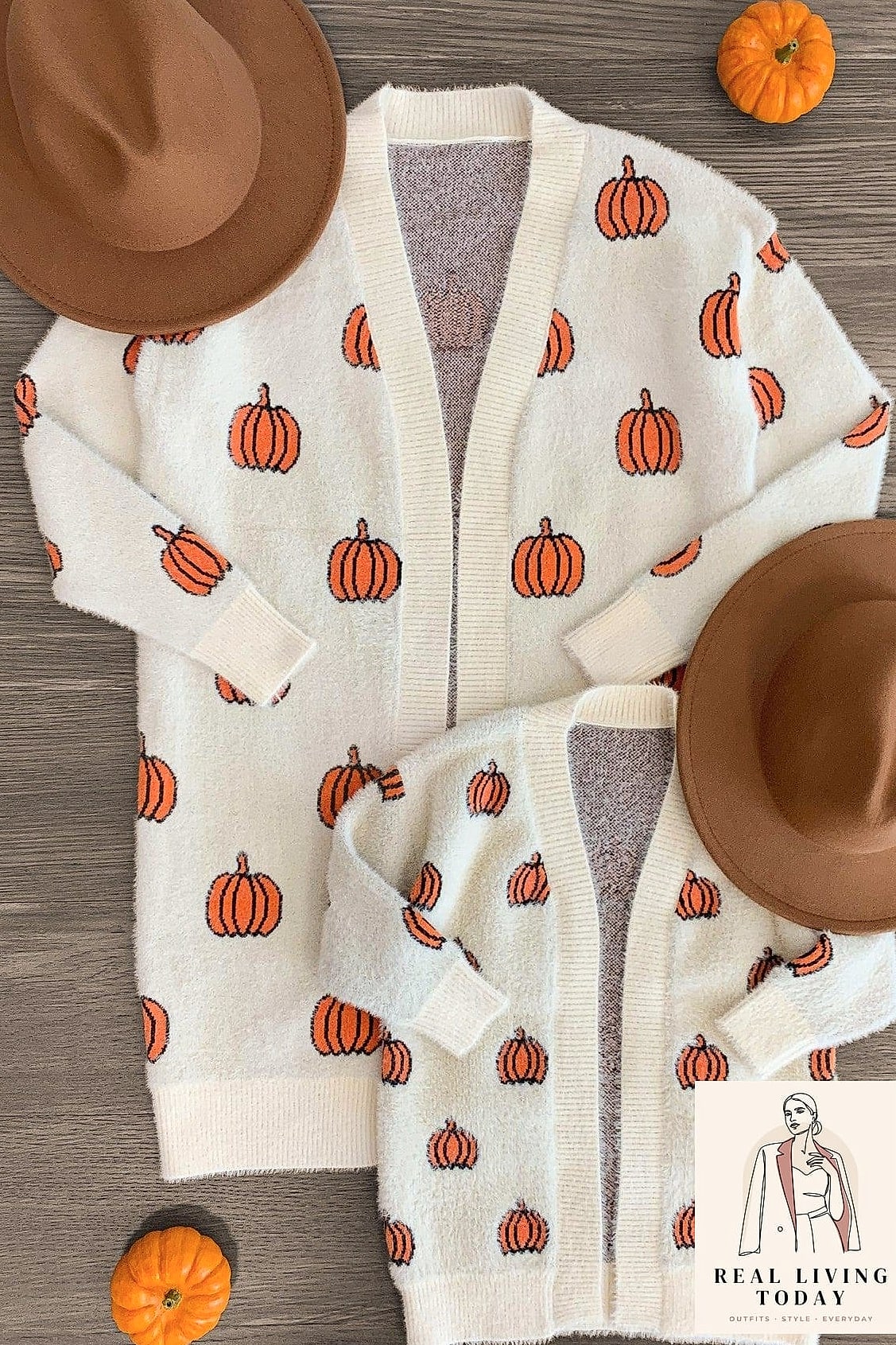 22 Cute Pumpkin Patch Outfit Ideas That Are Cozy and So Instagram-Worthy 21 Chunky Cardigan and Straight-Leg Jeans