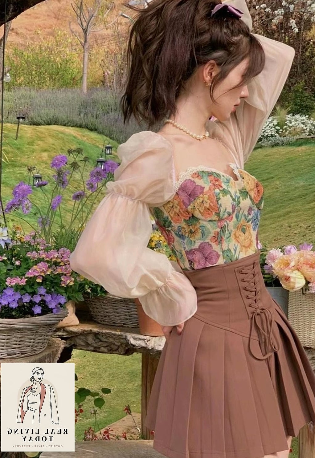 23 Short Skirt Outfits to Copy Right Now 7 Corset Top and Satin Mini Skirt