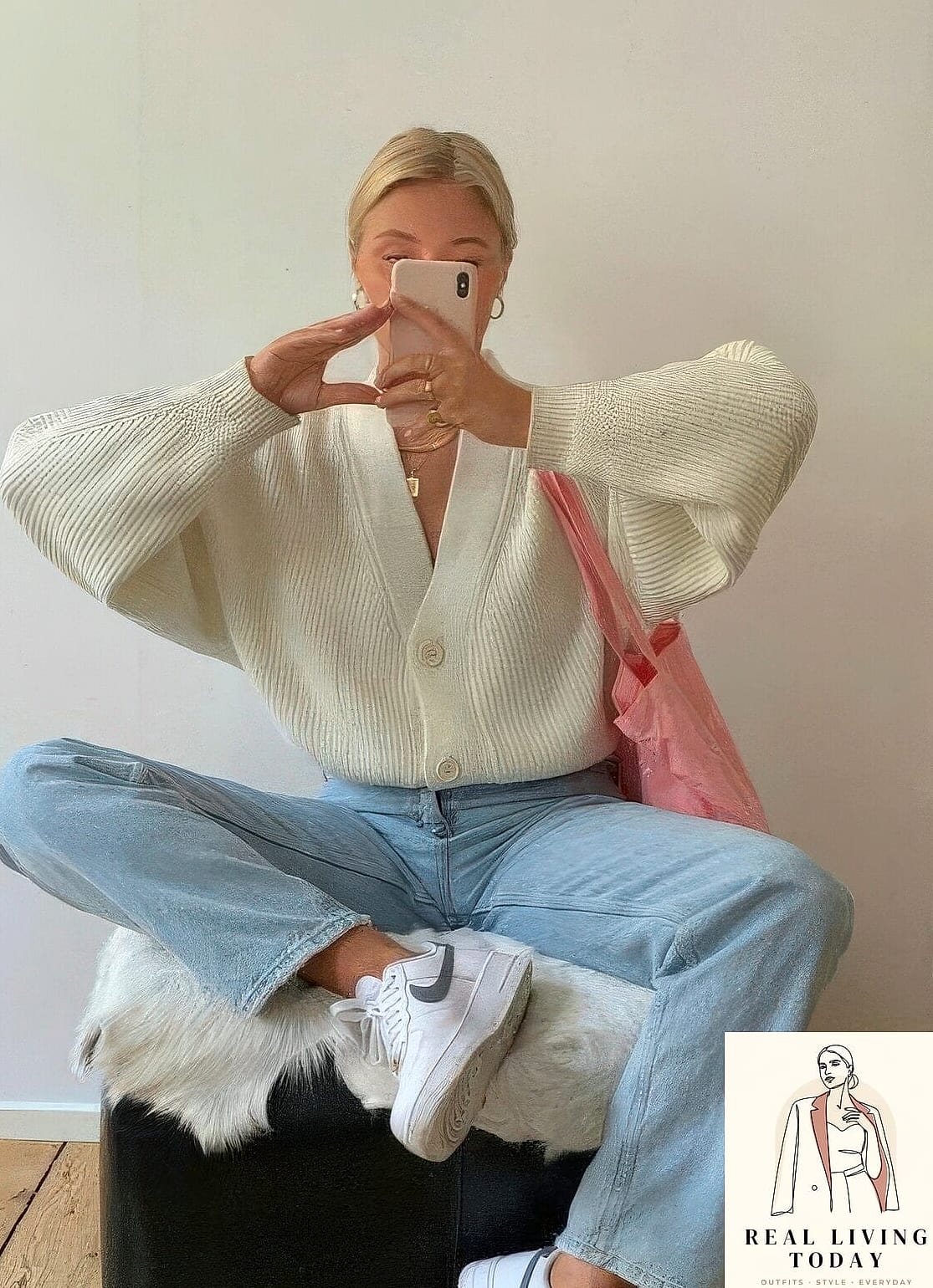 29 Trendy Sneakers Outfit You Need to Know About 6 Cropped Cardigan and Canvas Sneakers