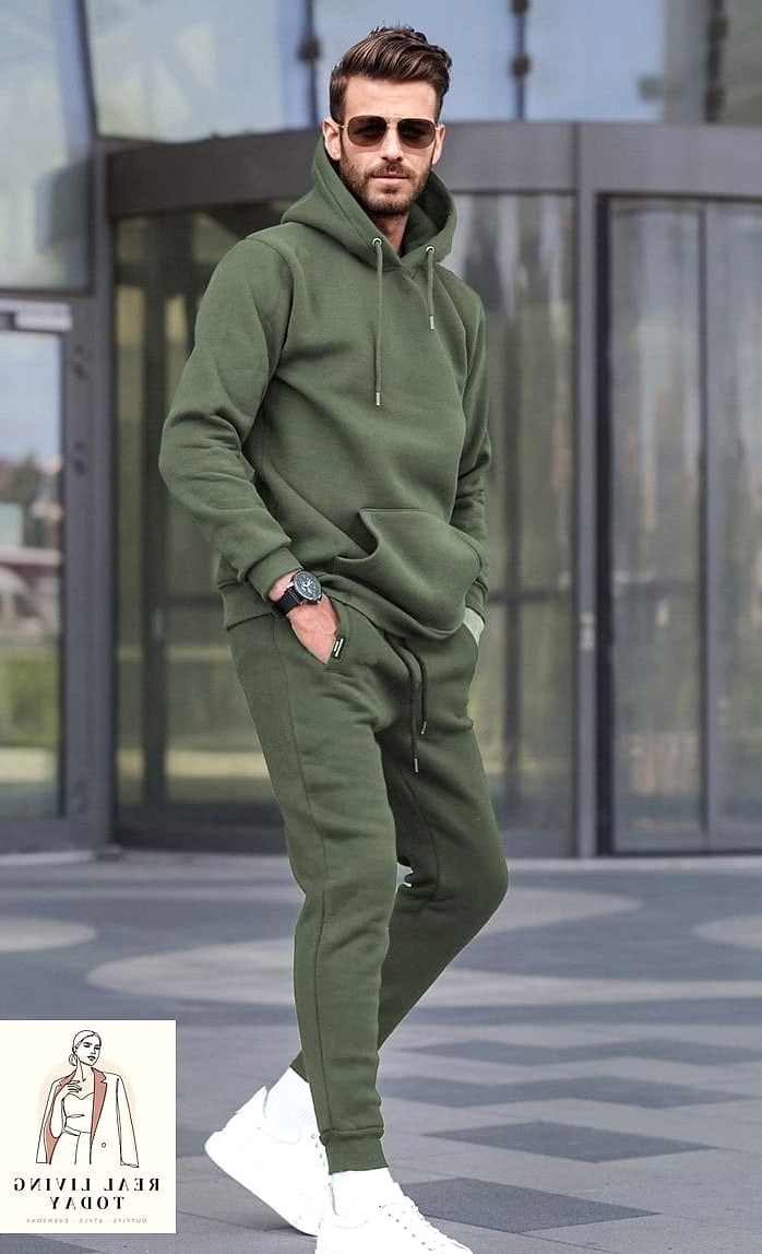28 Track Pants Outfit You'll Want to Wear on Repeat 3 Cropped Hoodie and High-Waisted Track Pants