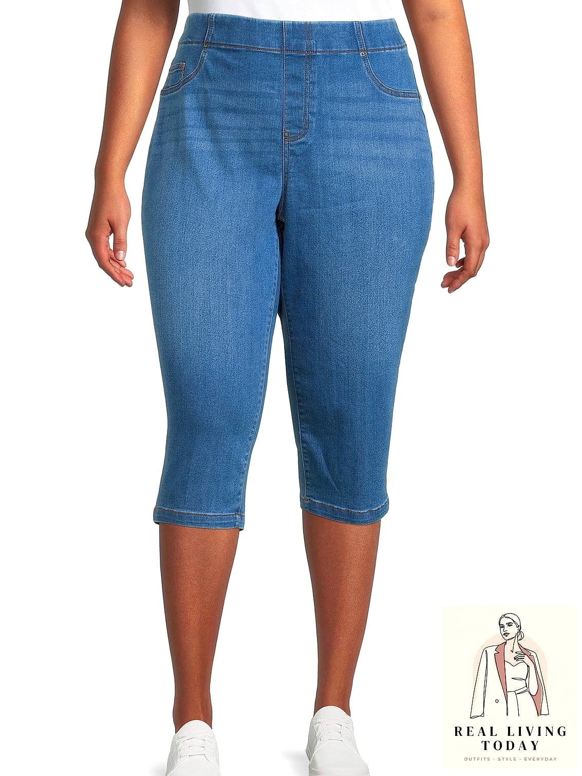 26 Capri Pants Outfits That Actually Look Amazing 4 Denim Capris and a Fitted White Tank