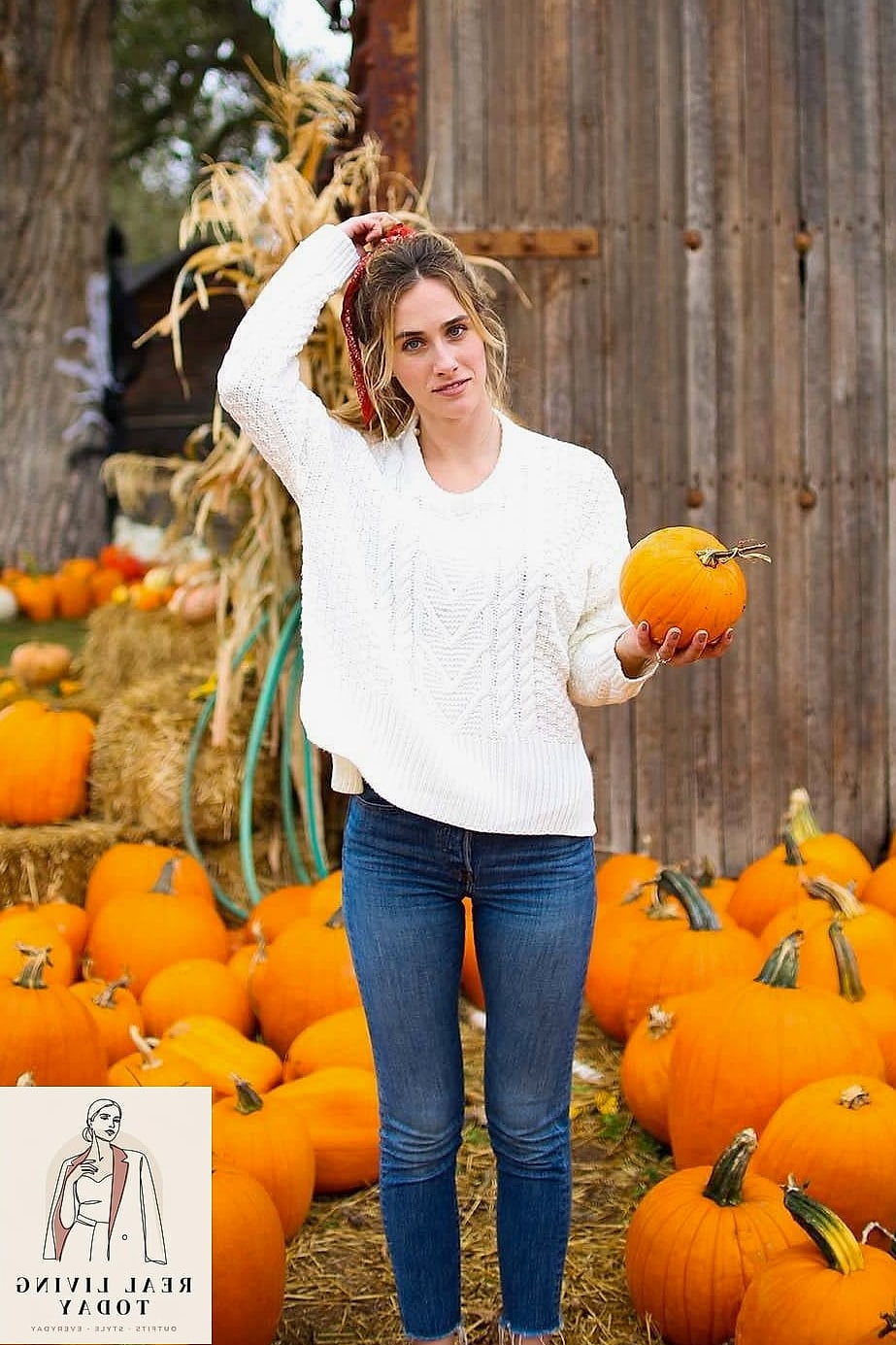 22 Cute Pumpkin Patch Outfit Ideas That Are Cozy and So Instagram-Worthy 14 The Denim-on-Denim Look