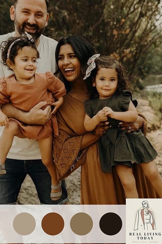 22 Fall Family Photo Color Schemes That Are Easy to Copy and Look Beautiful 23 Espresso Brown and Soft Peach