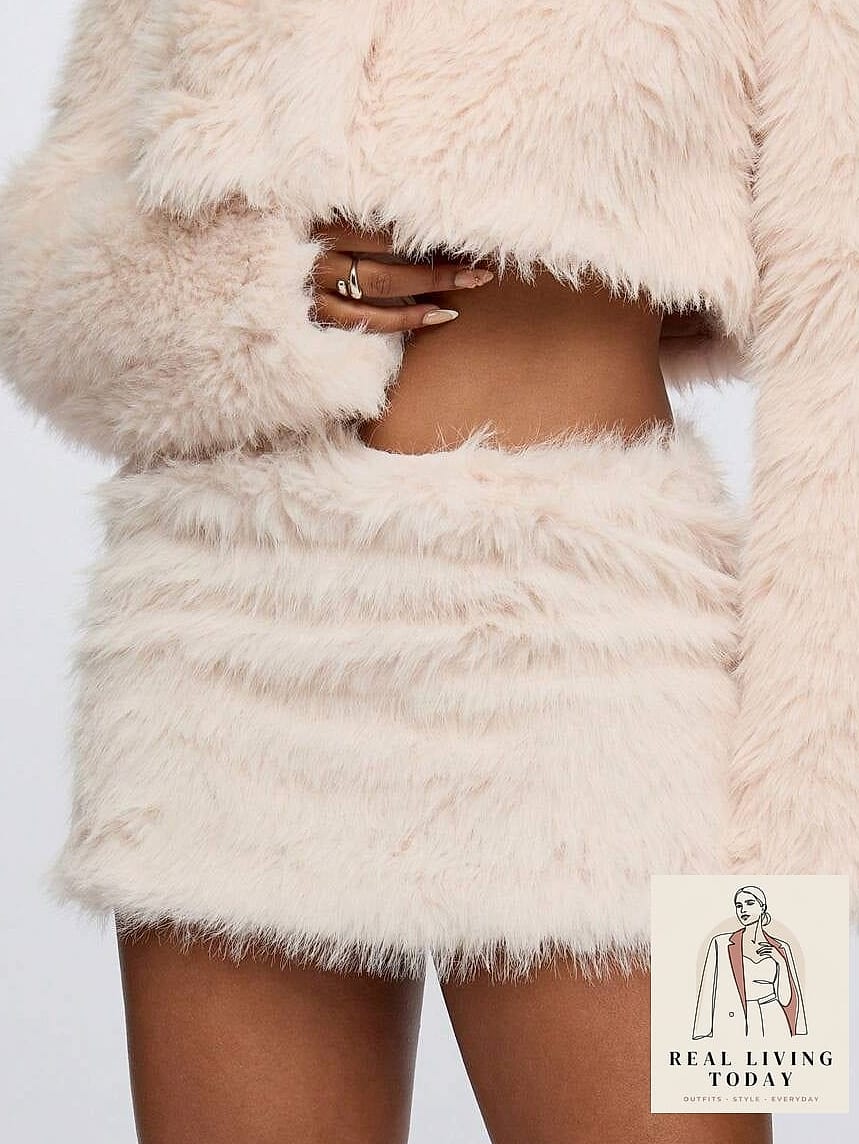 23 Short Skirt Outfits to Copy Right Now 20 Faux Fur Trim Mini Skirt for Winter