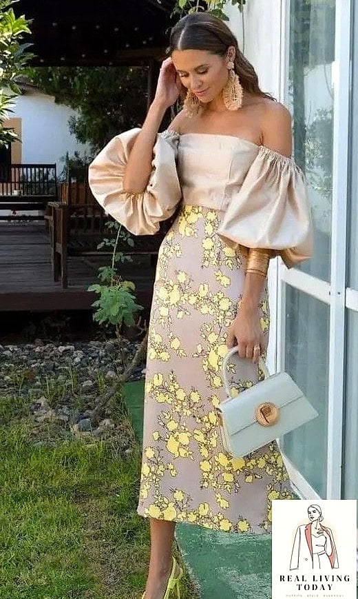 23 Floral Skirt Outfits You'll Want to Wear on Repeat 23 Floral Skirt for a Wedding Guest Look