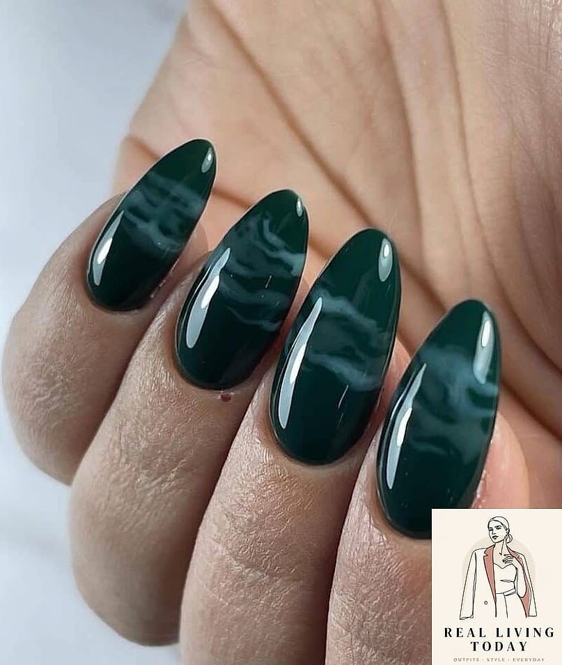 22 Short Nails You'll Want to Try Immediately 22 Forest Green with Gold Foil