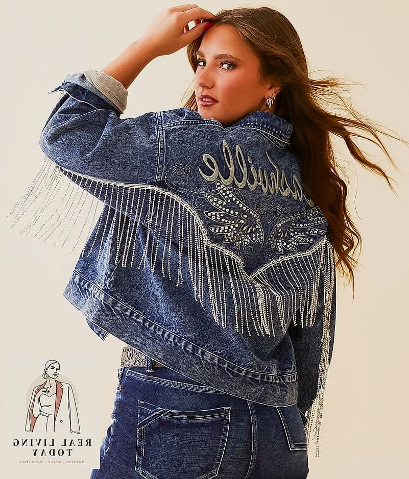 20 Nashville Outfits That Actually Look Amazing 2 The Fringe Jacket and Denim Combo