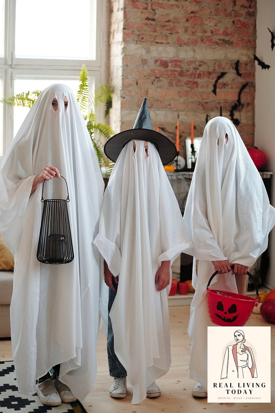 28 Iconic Halloween Costumes That Are Seriously Stylish Right Now 11 The Ghost, But Make It Fashion