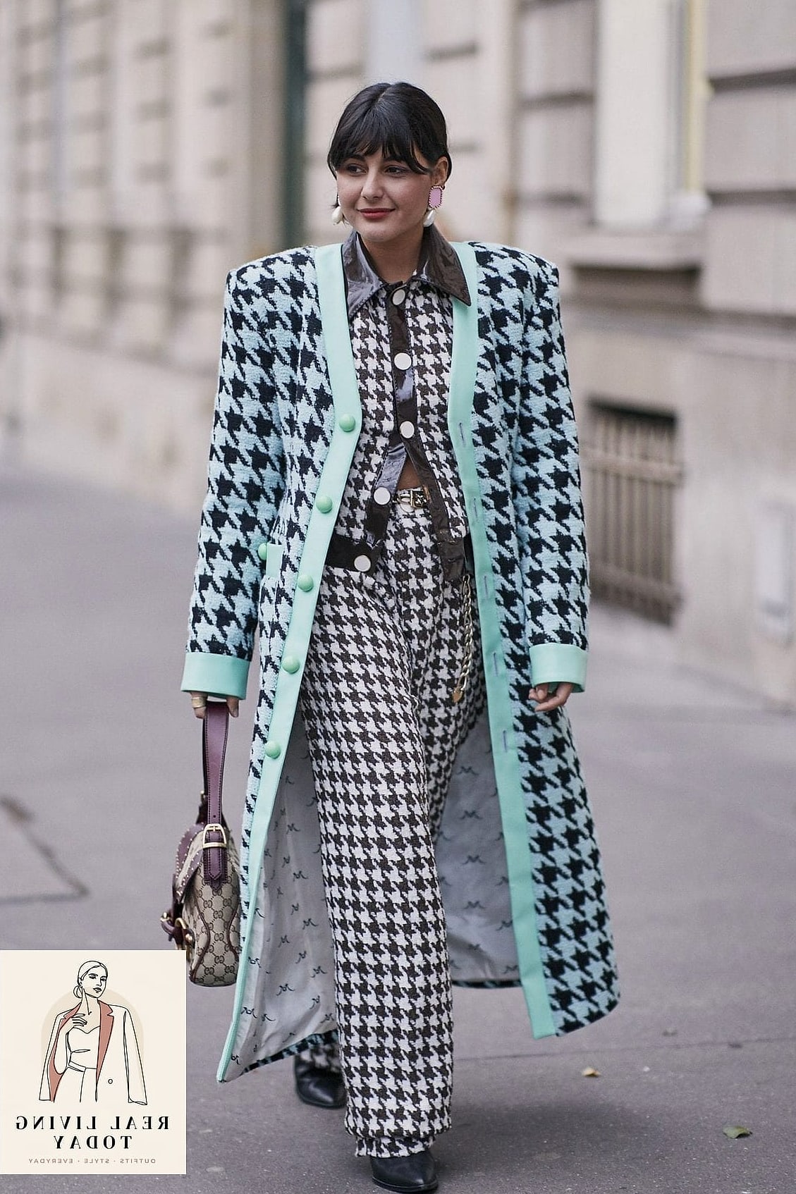 25 Fall Business Outfit Ideas to Copy Right Now 10 Houndstooth Trousers, Simple Top