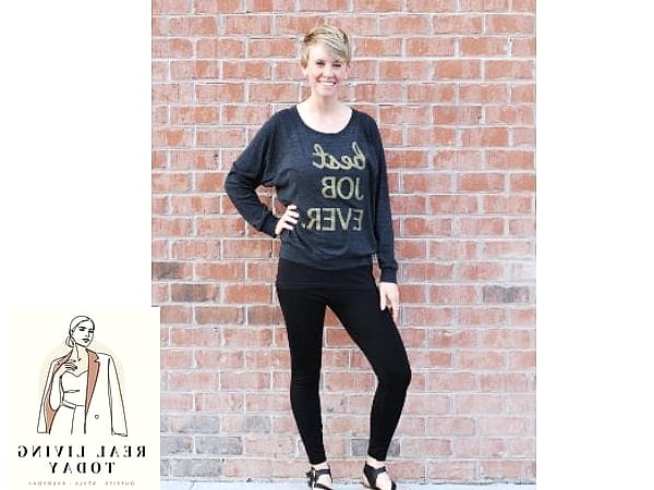30 Millennial Mom Outfits That Are Seriously Stylish Right Now 7 Leggings and an Oversized Flannel