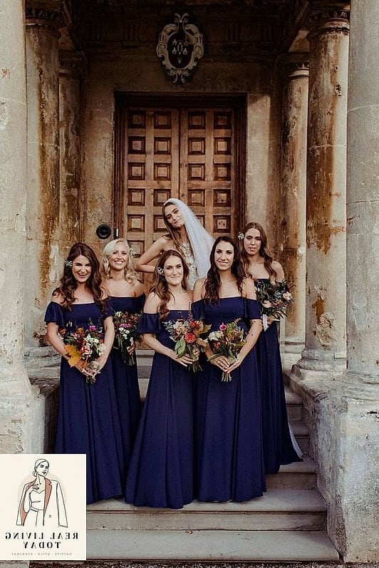 30 Dresses For A Fall Wedding As A Guest That Are Going Viral on Pinterest 21 Navy Blue Velvet Midi Dress