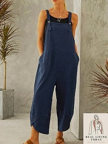 22 Cute Comfy Outfits That Actually Look Amazing 19 Overalls and a Fitted Long-Sleeve Top
