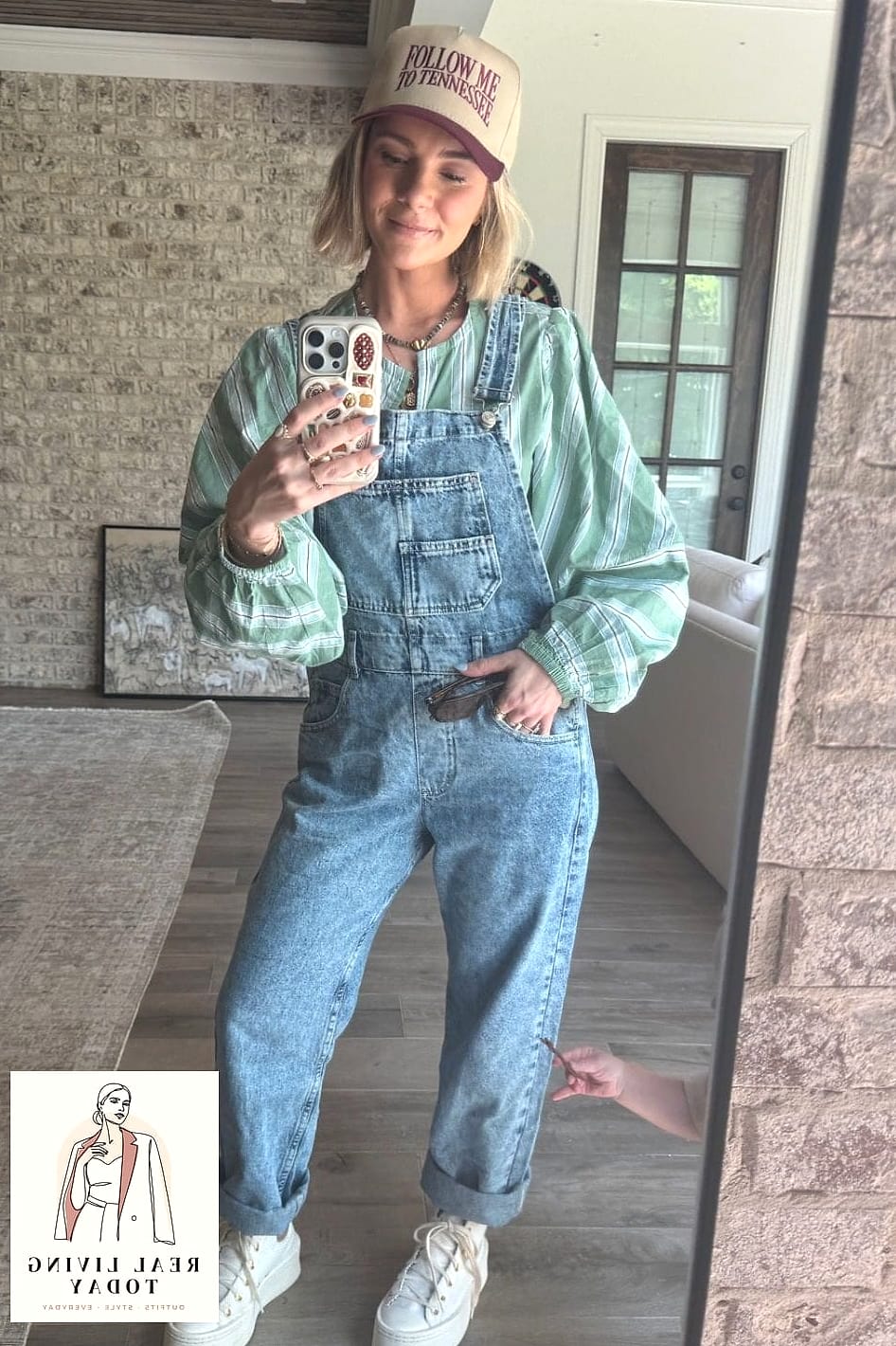 30 Millennial Mom Outfits That Are Seriously Stylish Right Now 21 Overalls Reimagined