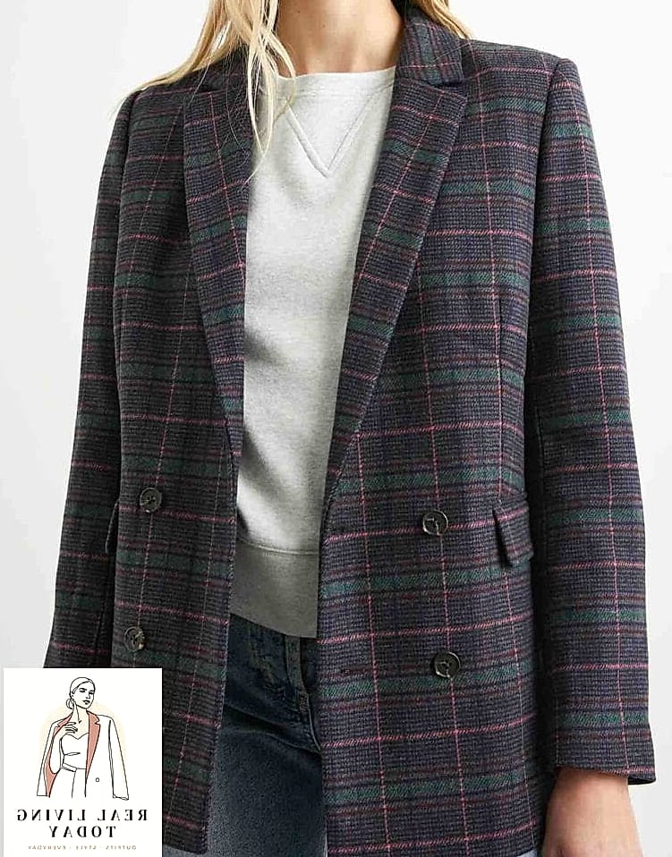 20 Nashville Outfits That Actually Look Amazing 4 Oversized Blazer Over a Bodysuit