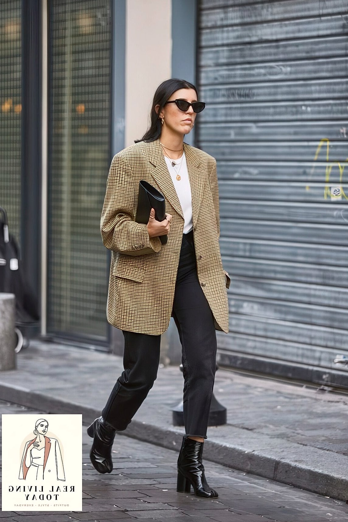 25 Fall 2026 Fashion Trends You Need to Know About 3 Oversized Blazers as Everyday Outerwear