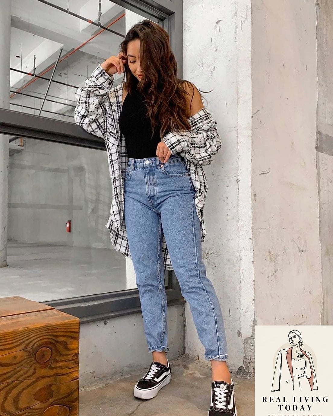 30 Dark Blue Jeans Outfit That Actually Look Amazing 21 Oversized Flannel as a Jacket