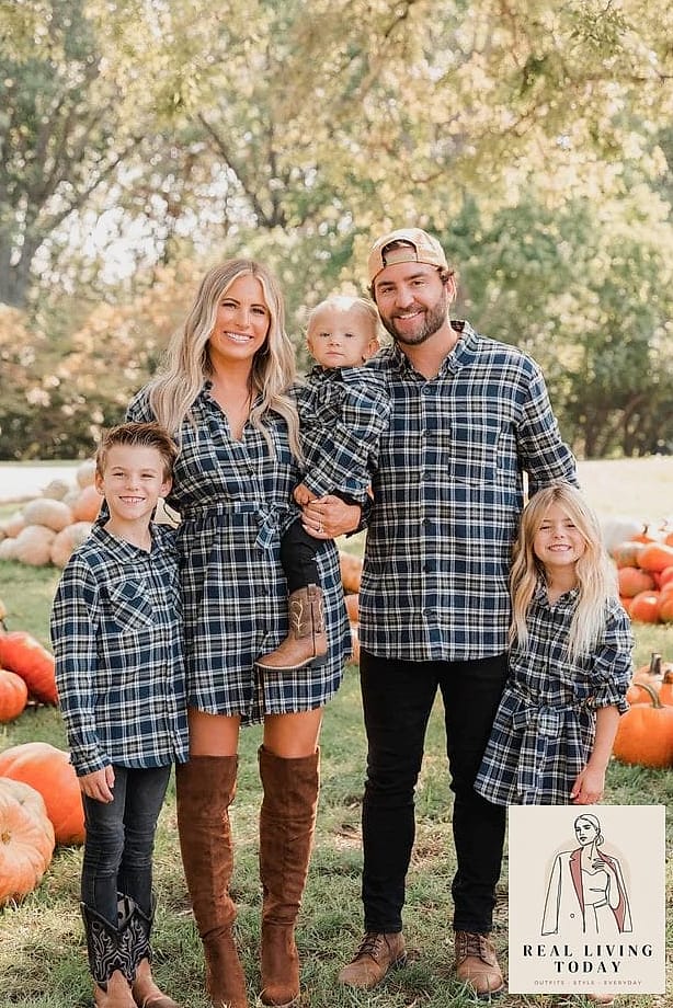 22 Fall Family Photo Color Schemes That Are Easy to Copy and Look Beautiful 6 Plaid Mixed with Solids