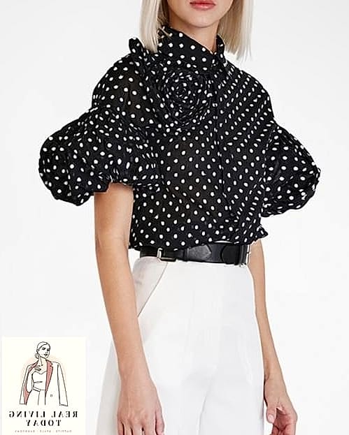 28 Polka Dot Outfit Trend Going Viral Right Now 17 Polka Dot Puff-Sleeve Top With Straight-Leg Jeans