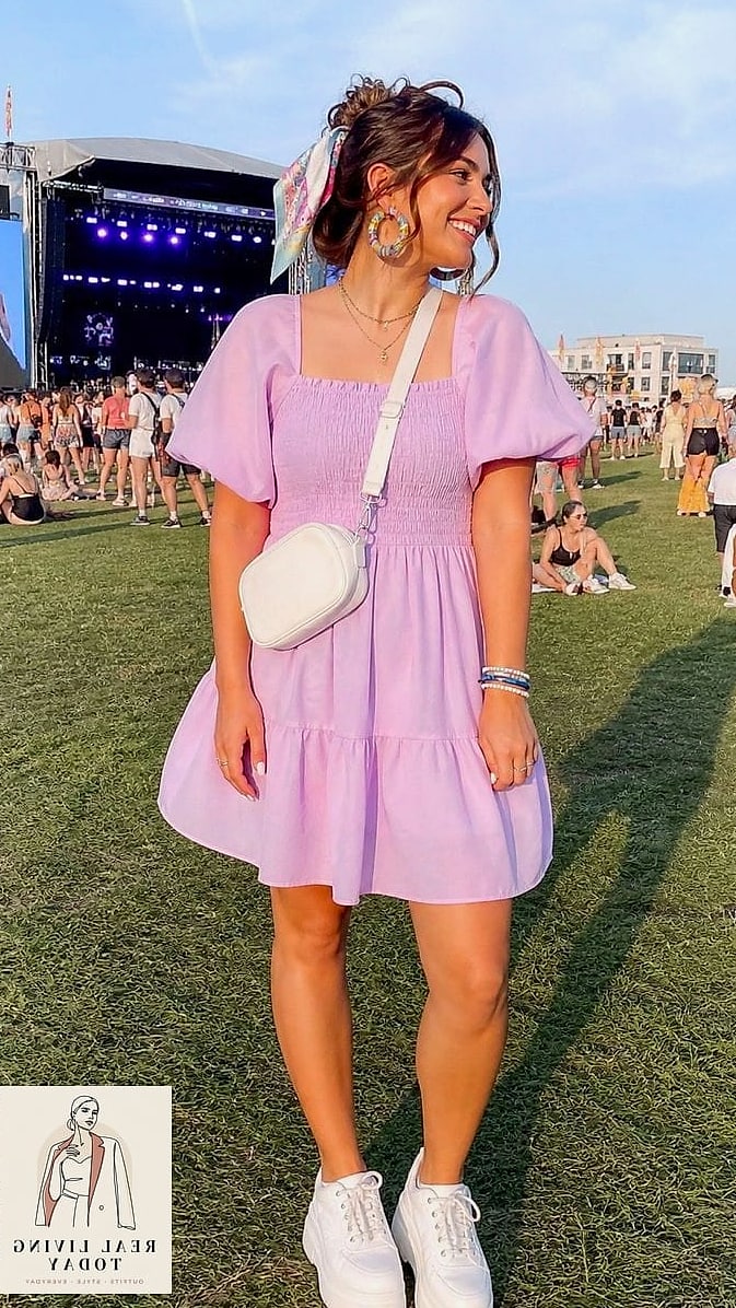 22 Pop Concert Outfit That Are Seriously Stylish Right Now 18 Puff Sleeve Top with Denim Skirt