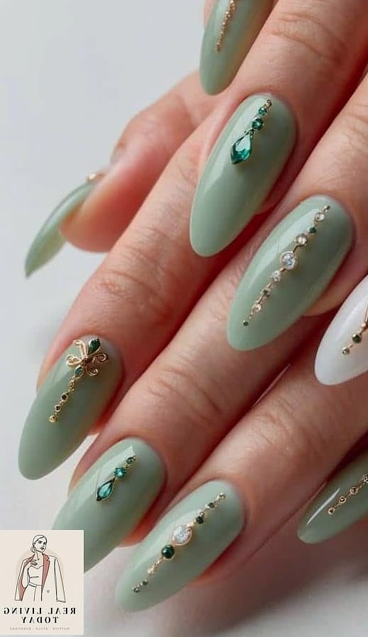 Sage Green Star Accent Nails