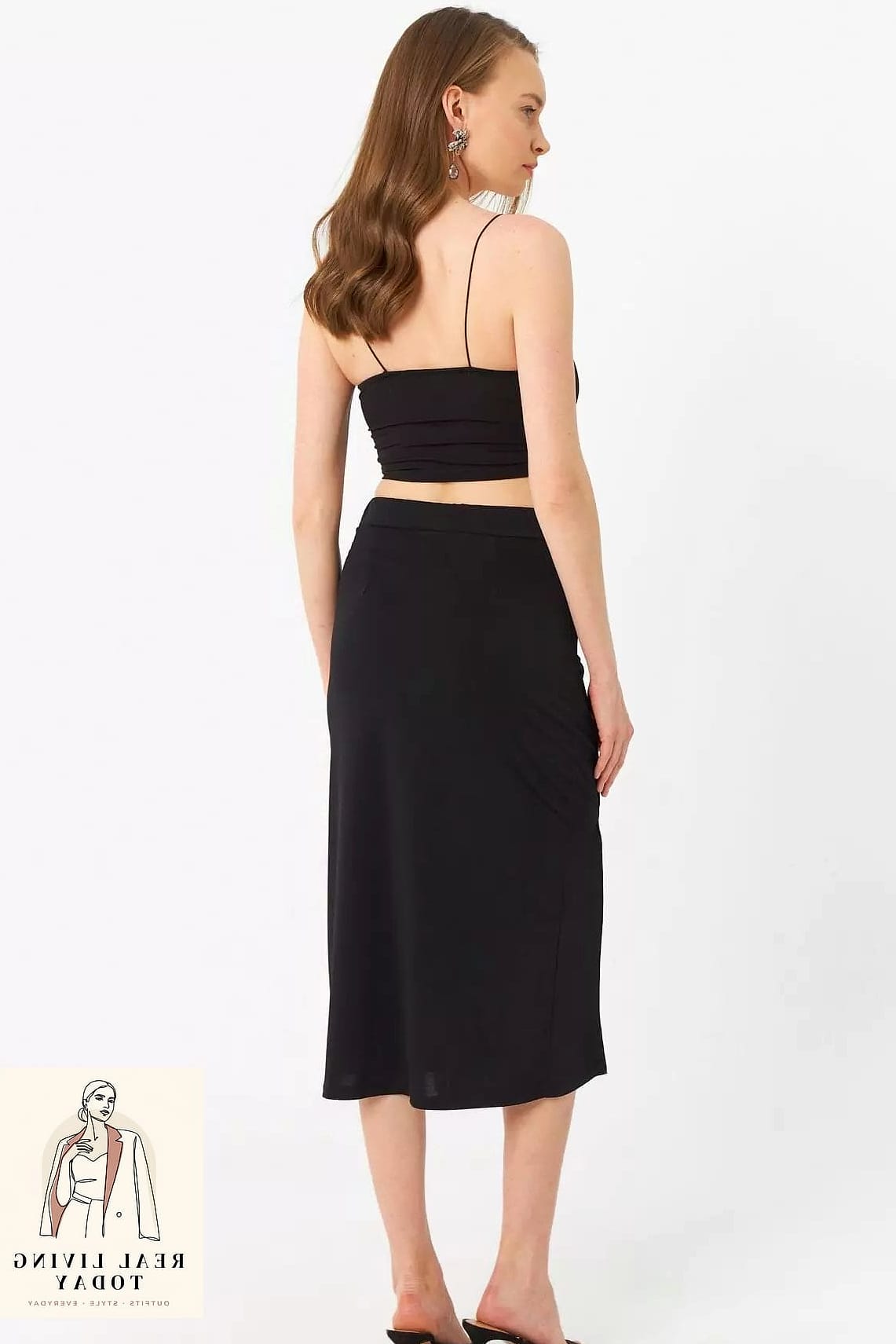 30 Outfits With Black Skirt That Are Seriously Stylish Right Now 18 Satin Cami and Blazer Over a Black Maxi Skirt