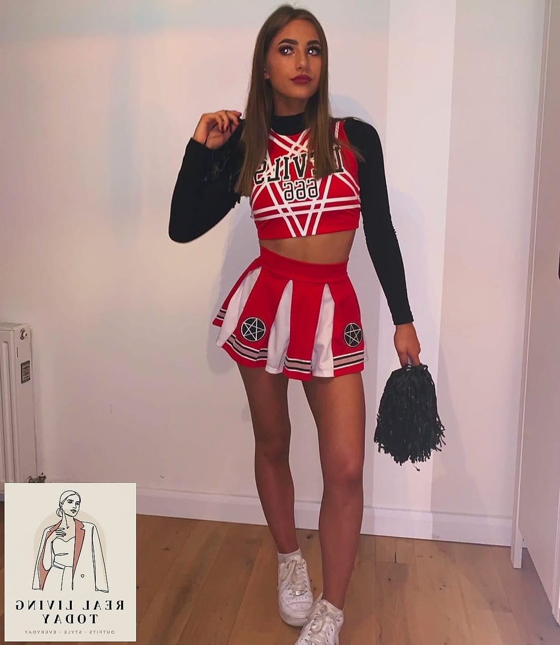 28 Iconic Halloween Costumes That Are Seriously Stylish Right Now 14 Sporty Chic Cheerleader