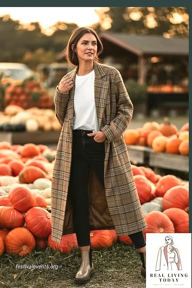 22 Cute Pumpkin Patch Outfit Ideas That Are Cozy and So Instagram-Worthy 16 The Statement Coat Moment