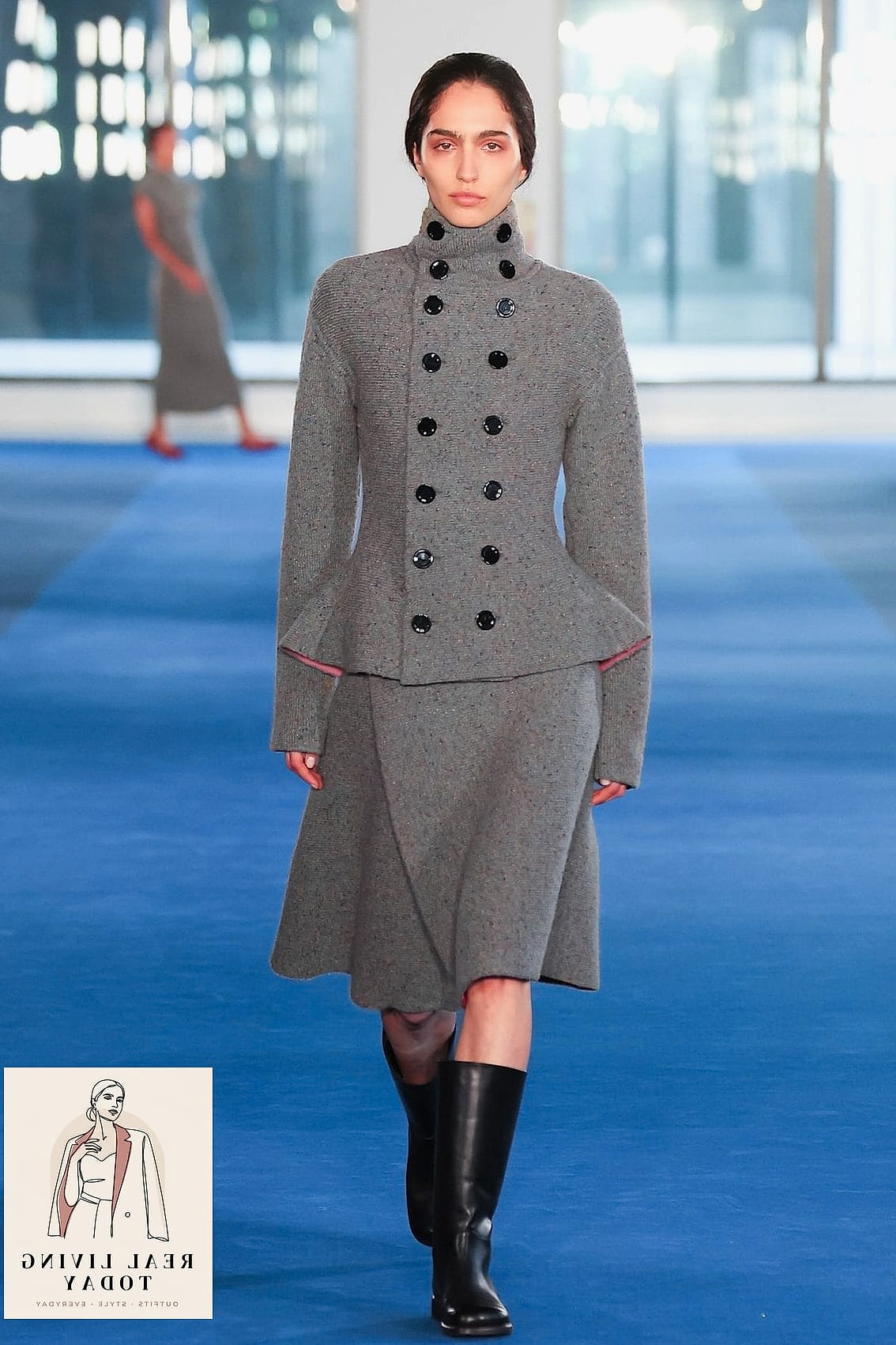 25 Fall 2026 Fashion Trends You Need to Know About 23 Statement Collars on Coats and Blazers