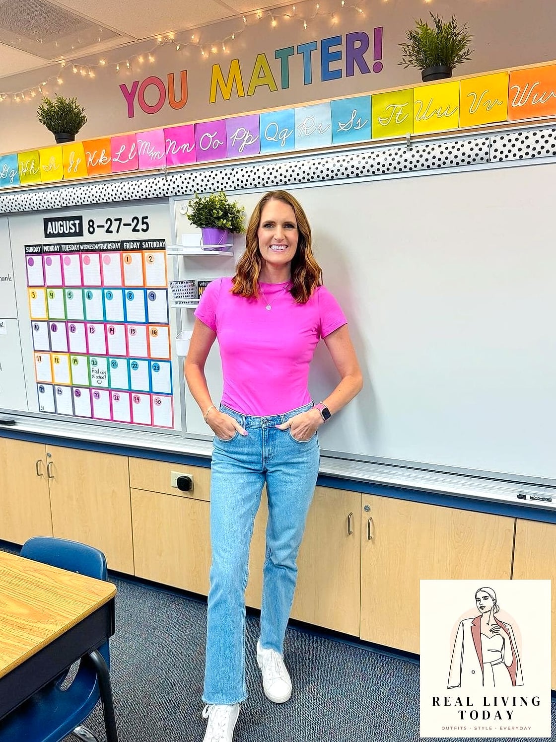 30 Teacher Outfit Ideas That Actually Look Amazing 4 Straight-Leg Jeans and a Blazer