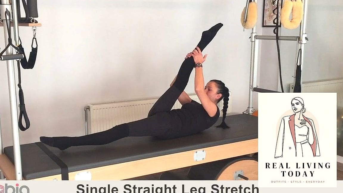 23 Pilates Outfit That Actually Look Amazing 8 Straight-Leg Leggings for a Cleaner Line