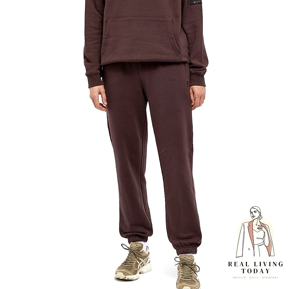 28 Track Pants Outfit You'll Want to Wear on Repeat 17 Track Pants for a Coffee Run