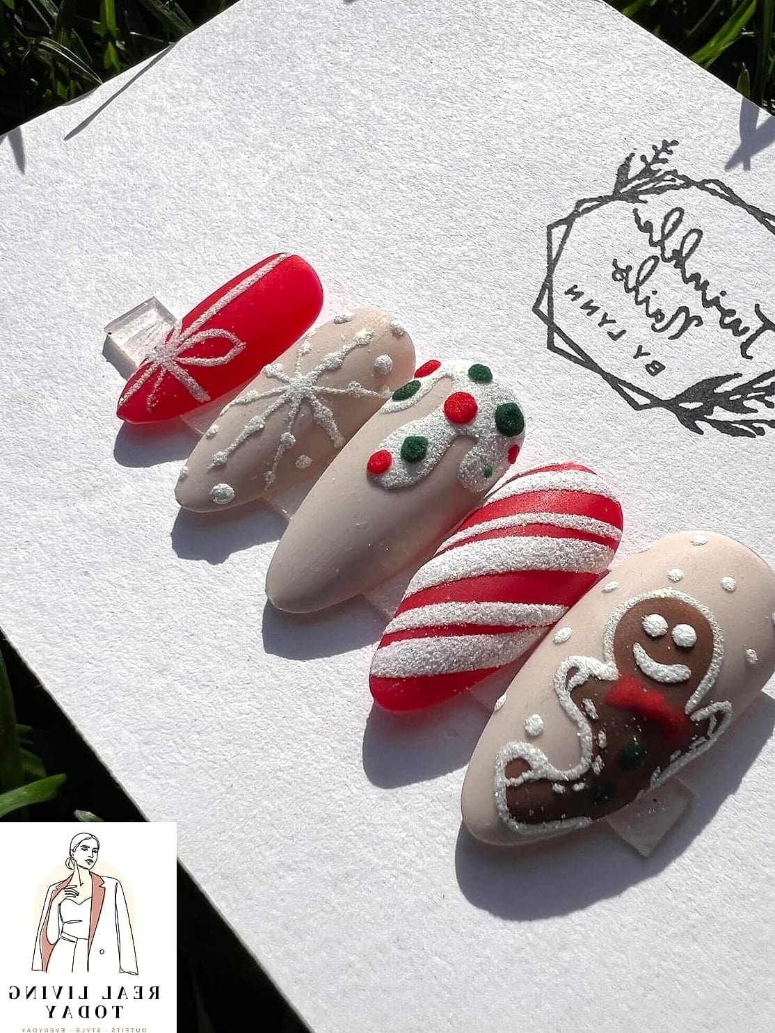 28 Holiday Press On Nails And Manicure Ideas Worth Bookmarking Right Now 9 Velvet Matte Deep Purple