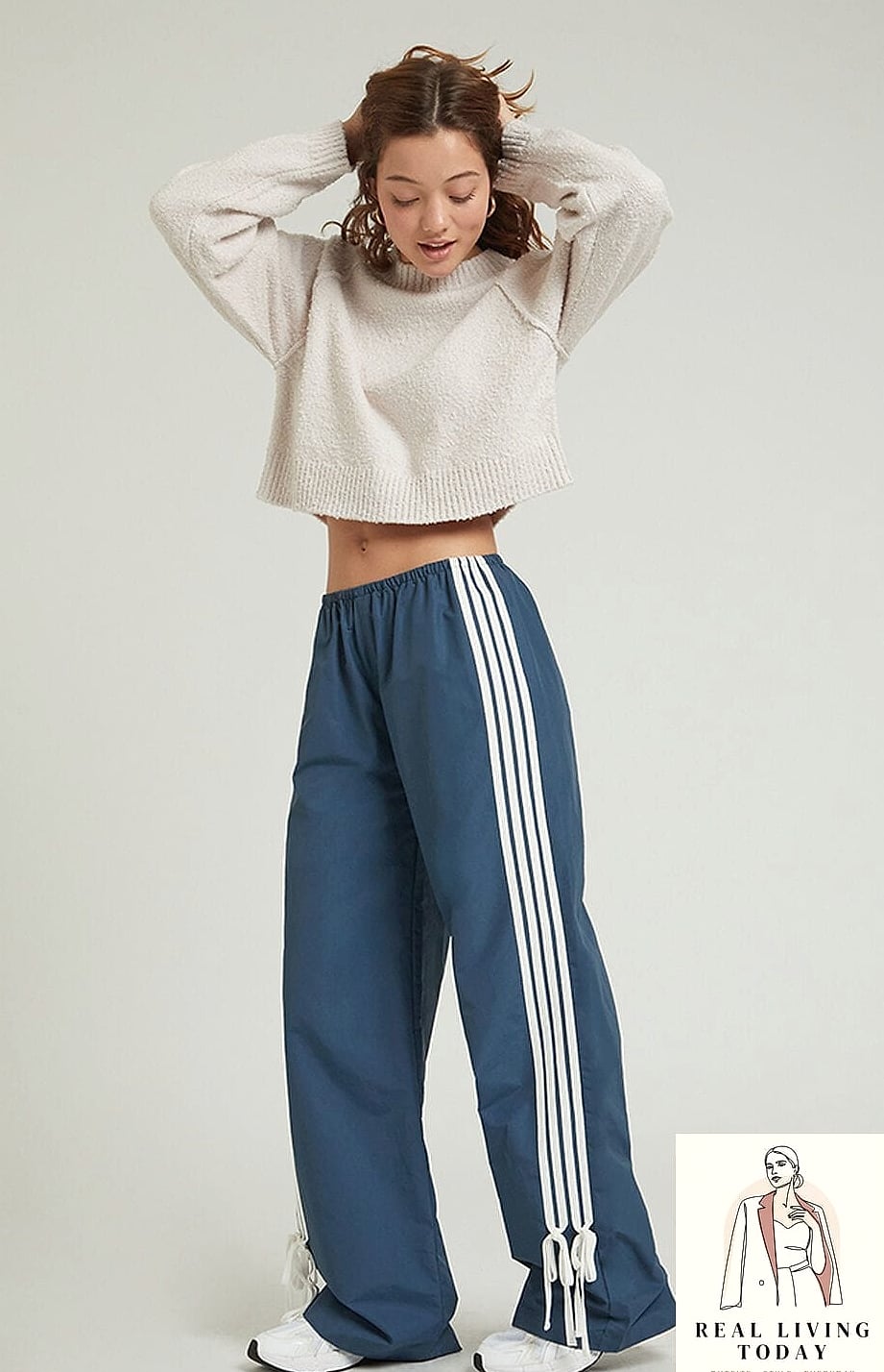 28 Track Pants Outfit You'll Want to Wear on Repeat 11 Wide-Leg Track Pants and a Fitted Tank