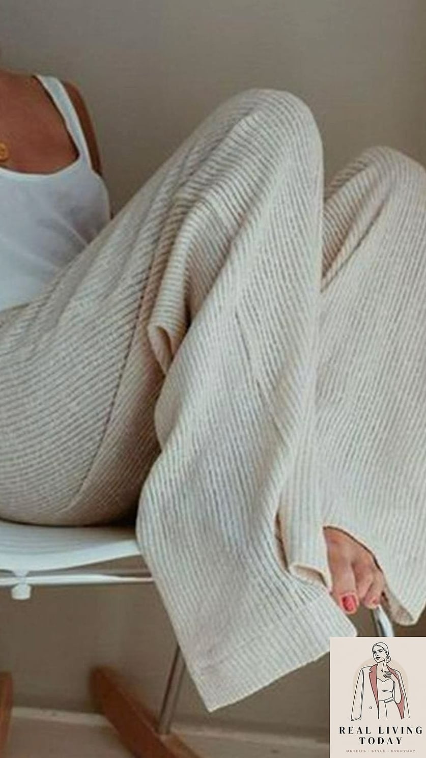 22 Cute Comfy Outfits That Actually Look Amazing 21 Wide-Leg Sweatpants Styled Like Trousers
