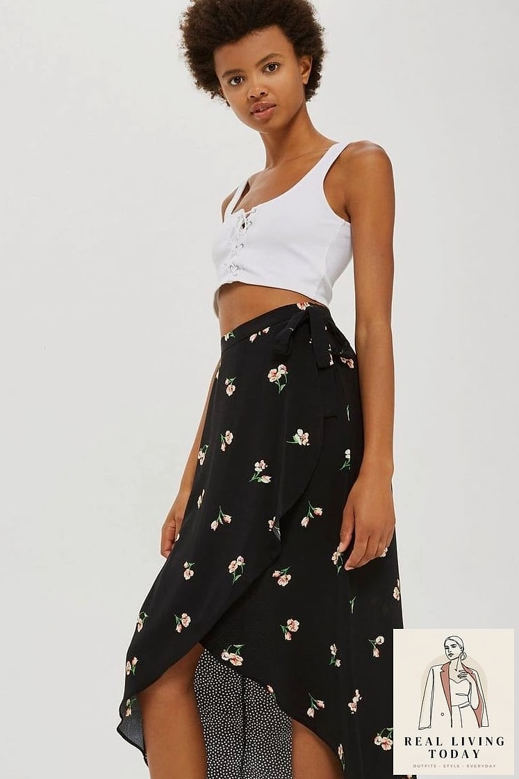 23 Floral Skirt Outfits You'll Want to Wear on Repeat 9 The Wrap-Style Floral Skirt Look